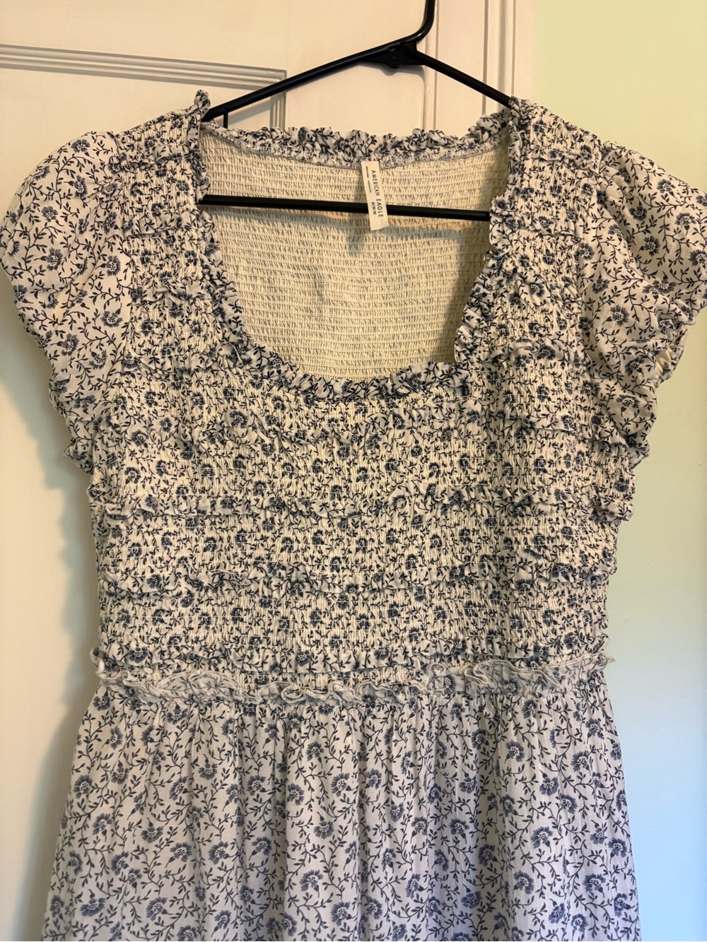 American Eagle Blue Floral Smocked Short Sleeve Women's dress